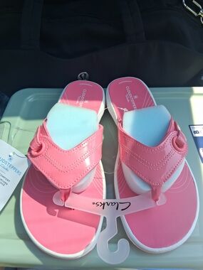Clarks Pink Girls Padded Thong Sandals